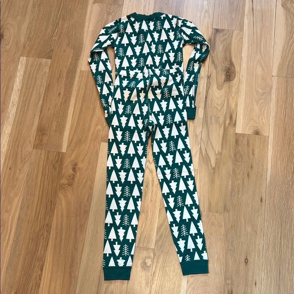 Hanna Andersson Green and White Tree Pajama Set